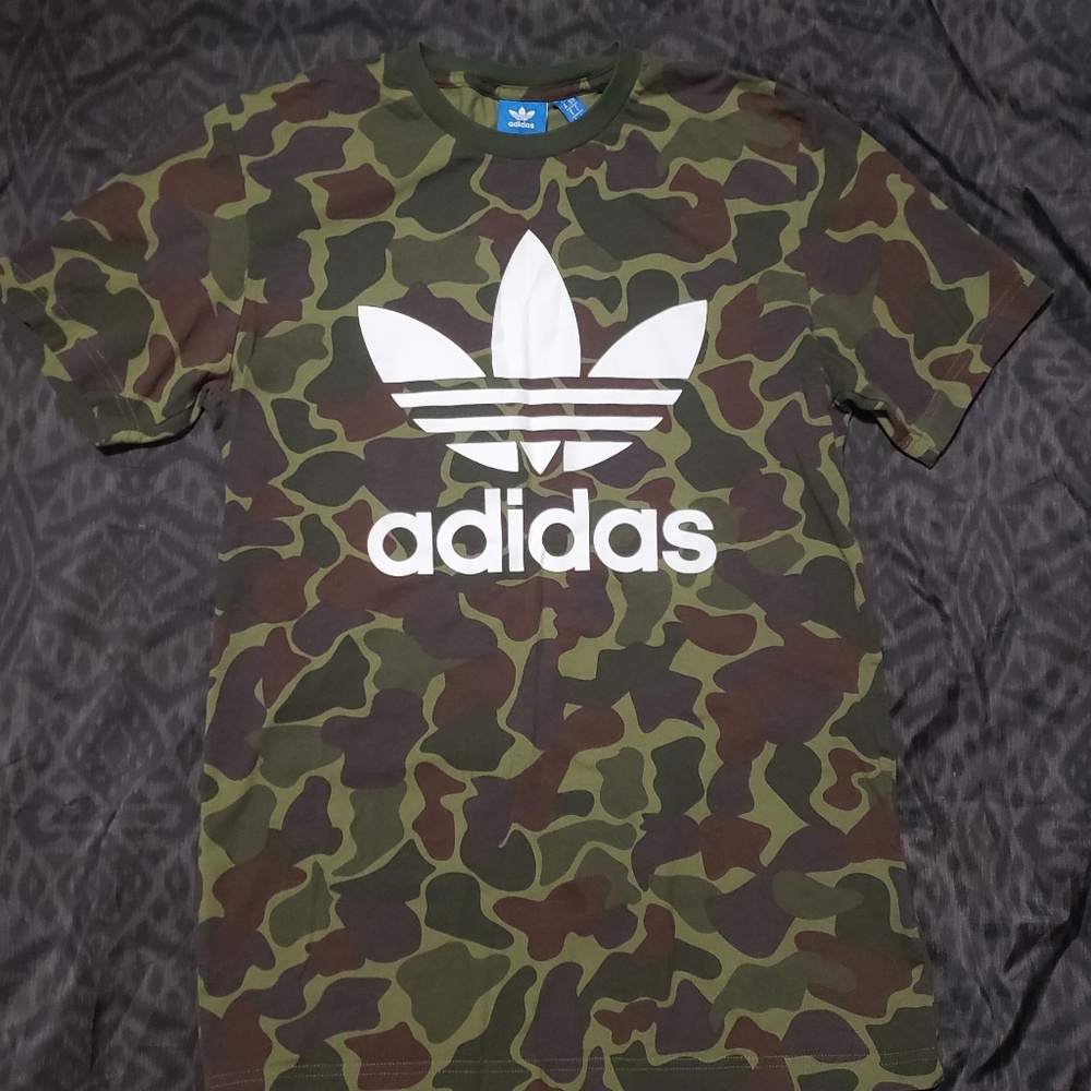 Camo adidas t shirt